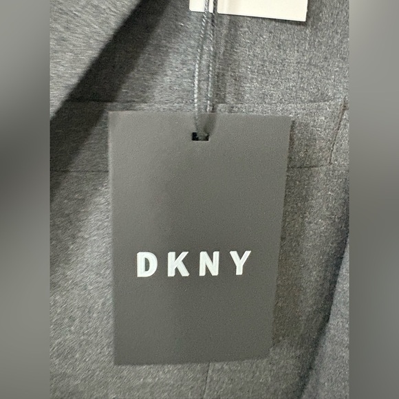 Nwt- DKNY Men- 2 pc slim fit suit- charcoal -38 s - Picture 5 of 10